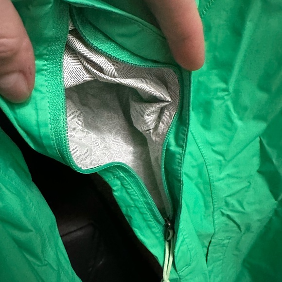 The North Face Vibrant Bright Green Jacket - Picture 3 of 11